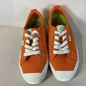 Cariuma Orange Canvas OCA Low Top Sneaker Ethically Made  Men's 5 Women's 6.5‎